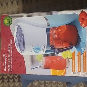 Frozen drink machine